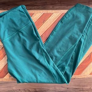 Old Navy Elevate Go Dry Legging